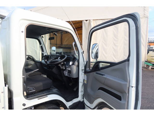 三菱ふそうキャンター平ボディ小型（2t・3t）[写真27]