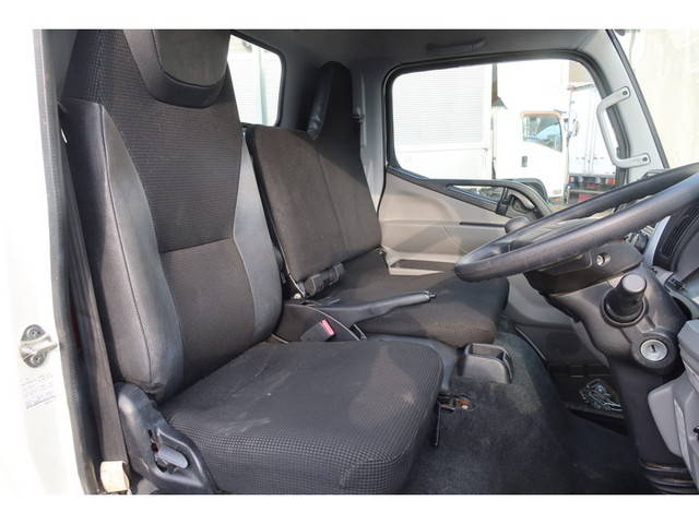 三菱ふそうキャンター平ボディ小型（2t・3t）[写真30]