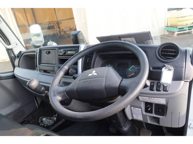 三菱ふそうキャンター平ボディ小型（2t・3t）[写真31]