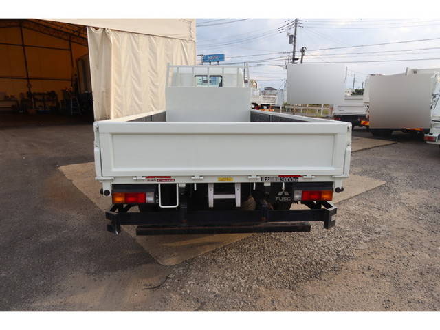 三菱ふそうキャンター平ボディ小型（2t・3t）[写真06]