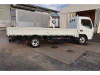 三菱ふそうキャンター平ボディ小型（2t・3t）[写真08]