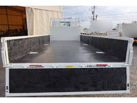 三菱ふそうキャンター平ボディ小型（2t・3t）[写真09]