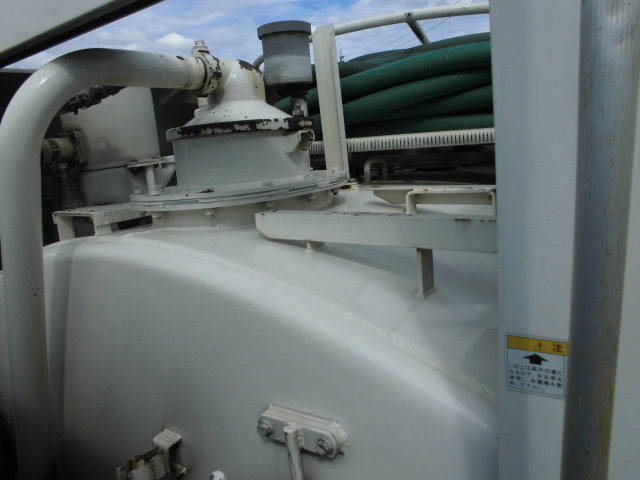 いすゞエルフバキュームカー小型（2t・3t）[写真10]