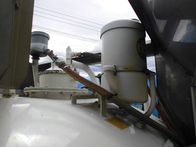 いすゞエルフバキュームカー小型（2t・3t）[写真16]