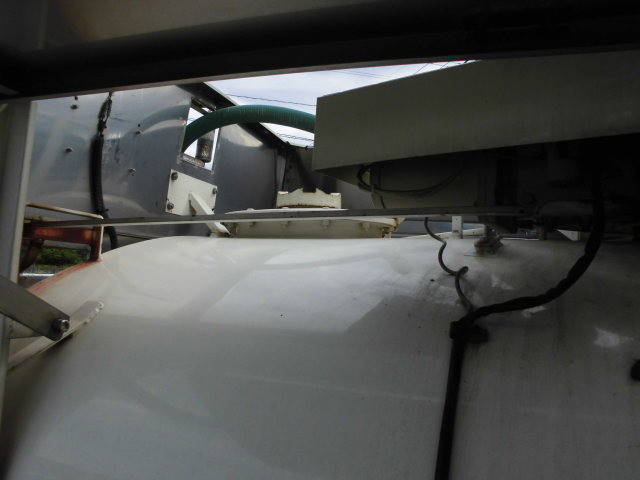 いすゞエルフバキュームカー小型（2t・3t）[写真18]