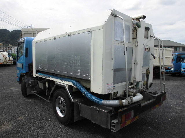 いすゞエルフバキュームカー小型（2t・3t）[写真02]