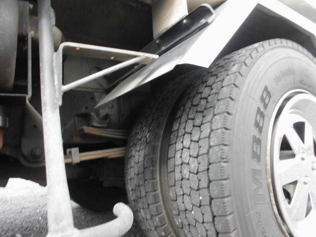 いすゞエルフバキュームカー小型（2t・3t）[写真24]