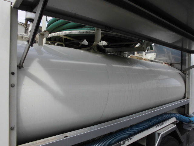 いすゞエルフバキュームカー小型（2t・3t）[写真06]