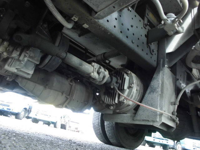 いすゞエルフバキュームカー小型（2t・3t）[写真08]