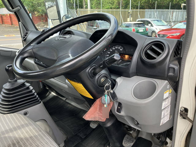 日野デュトロアルミブロック小型（2t・3t）[写真33]