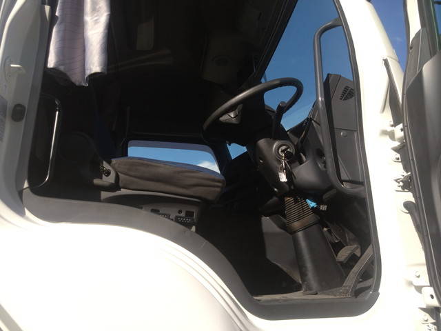 いすゞギガトレーラーヘッド（トラクターヘッド）大型（10t）[写真18]