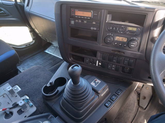 いすゞギガトレーラーヘッド（トラクターヘッド）大型（10t）[写真22]