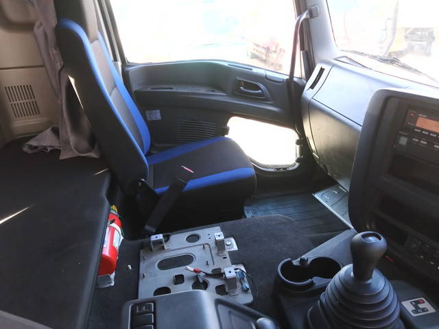 いすゞギガトレーラーヘッド（トラクターヘッド）大型（10t）[写真23]