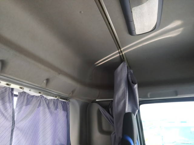 いすゞギガトレーラーヘッド（トラクターヘッド）大型（10t）[写真24]