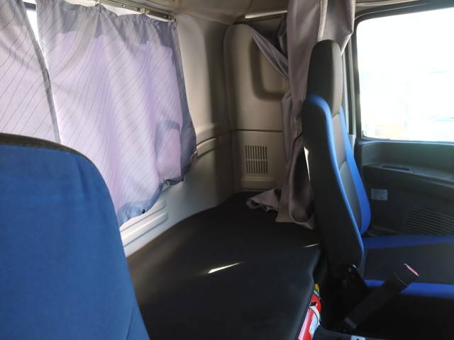 いすゞギガトレーラーヘッド（トラクターヘッド）大型（10t）[写真25]