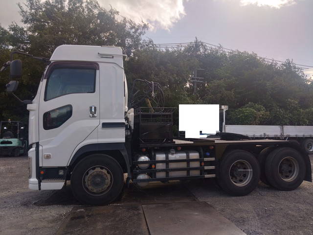 いすゞギガトレーラーヘッド（トラクターヘッド）大型（10t）[写真04]