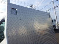 三菱ふそうキャンターアルミブロック小型（2t・3t）[写真12]