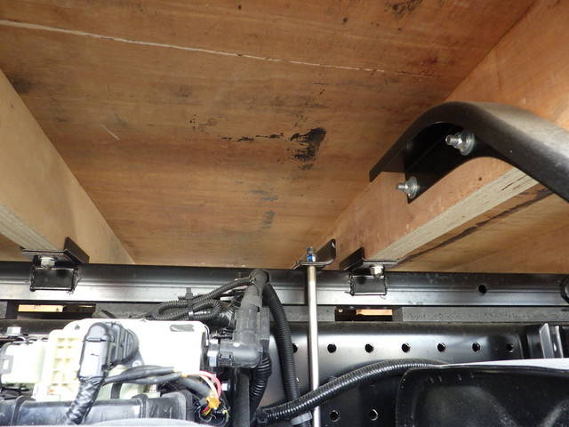 三菱ふそうキャンターアルミブロック小型（2t・3t）[写真14]