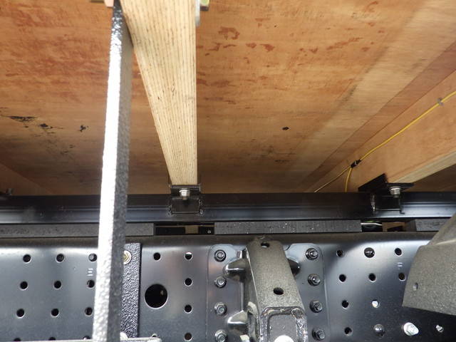 三菱ふそうキャンターアルミブロック小型（2t・3t）[写真16]