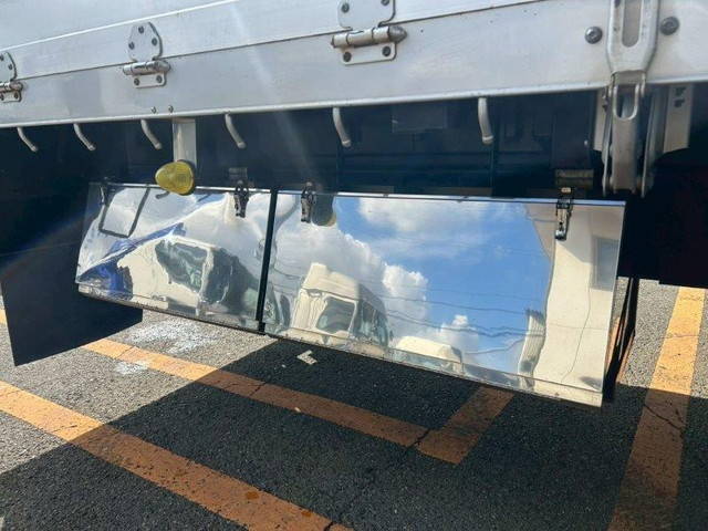 いすゞギガアルミブロック大型（10t）[写真12]