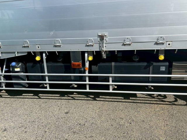 いすゞギガアルミブロック大型（10t）[写真14]