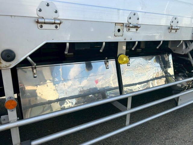 いすゞギガアルミブロック大型（10t）[写真09]