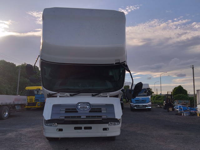 日野プロフィアトレーラーヘッド（トラクターヘッド）大型（10t）[写真14]