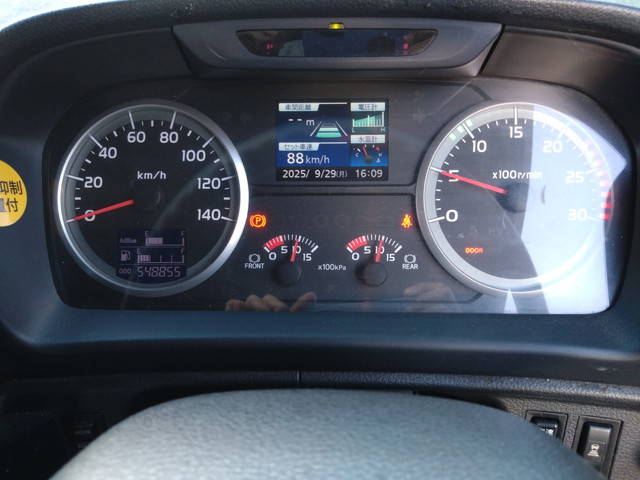 日野プロフィアトレーラーヘッド（トラクターヘッド）大型（10t）[写真21]