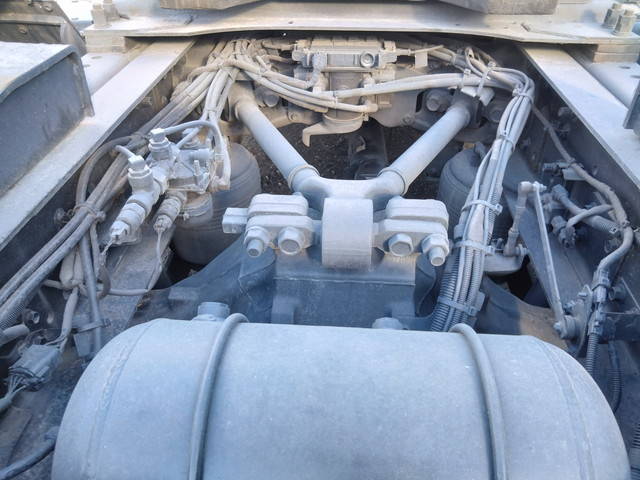 日野プロフィアトレーラーヘッド（トラクターヘッド）大型（10t）[写真09]