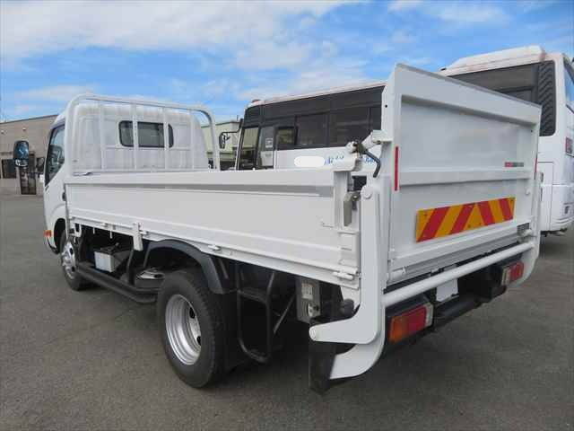 日野デュトロ平ボディ小型（2t・3t）[写真02]