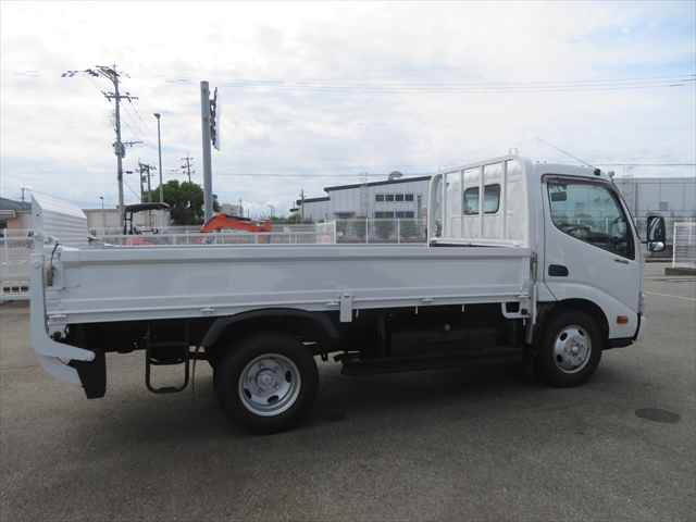 日野デュトロ平ボディ小型（2t・3t）[写真08]