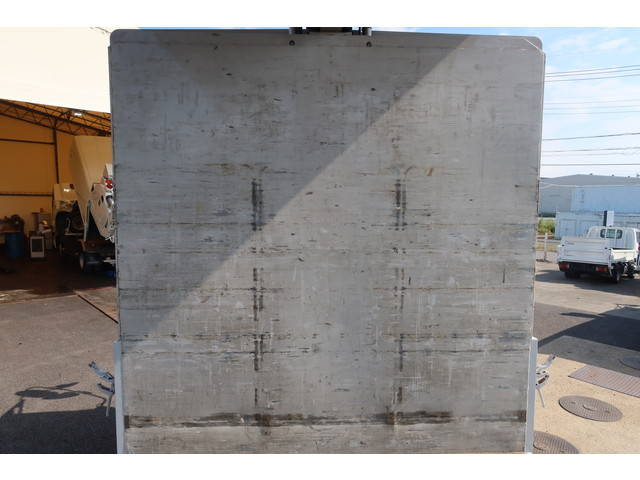 いすゞフォワードアルミウイング中型（4t）[写真12]