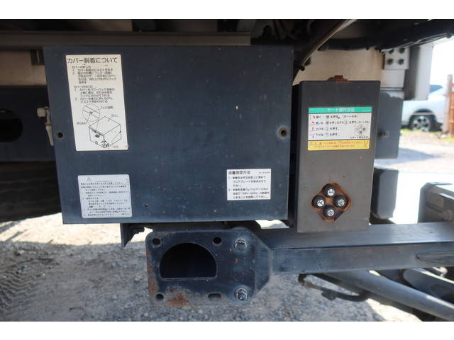 いすゞフォワードアルミウイング中型（4t）[写真13]