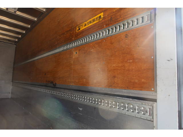 いすゞフォワードアルミウイング中型（4t）[写真16]