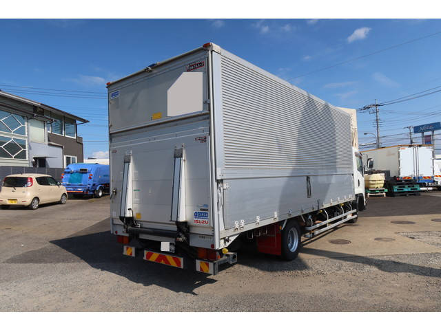 いすゞフォワードアルミウイング中型（4t）[写真02]