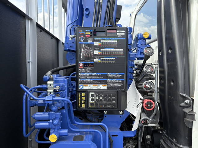 三菱ふそうファイターセルフクレーン4段増トン（6t・8t）[写真18]