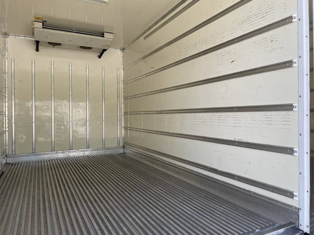 いすゞエルフ冷凍車（冷蔵車）小型（2t・3t）[写真13]