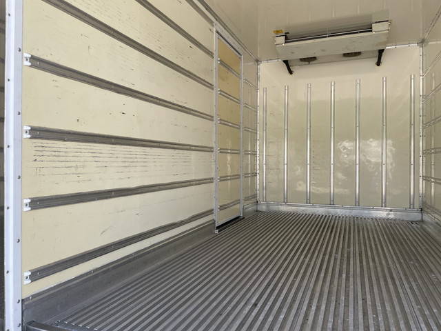 いすゞエルフ冷凍車（冷蔵車）小型（2t・3t）[写真14]