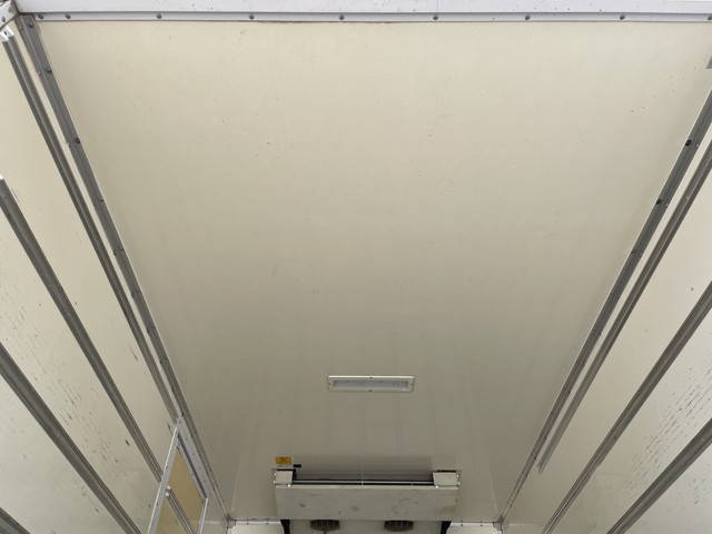 いすゞエルフ冷凍車（冷蔵車）小型（2t・3t）[写真16]