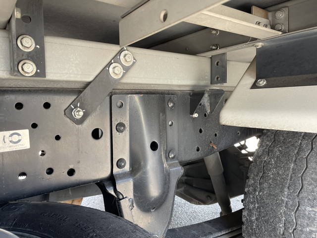 いすゞエルフ冷凍車（冷蔵車）小型（2t・3t）[写真26]