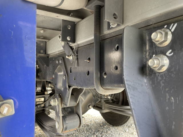 いすゞエルフ冷凍車（冷蔵車）小型（2t・3t）[写真28]