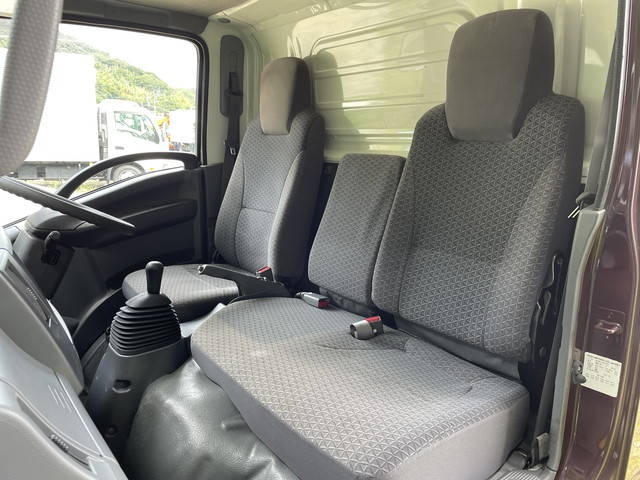 いすゞエルフ冷凍車（冷蔵車）小型（2t・3t）[写真33]