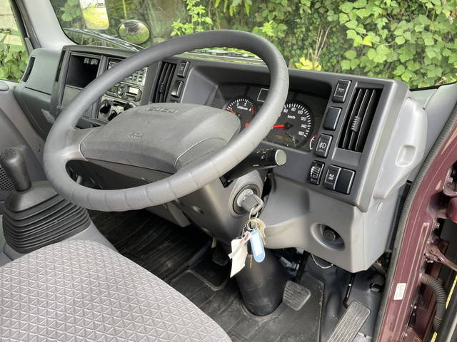 いすゞエルフ冷凍車（冷蔵車）小型（2t・3t）[写真35]