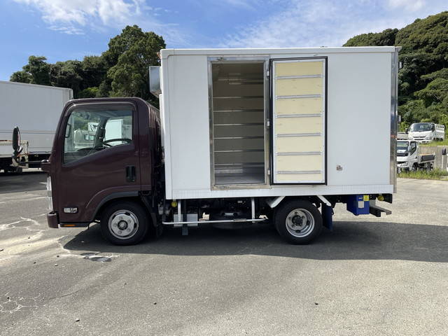 いすゞエルフ冷凍車（冷蔵車）小型（2t・3t）[写真06]