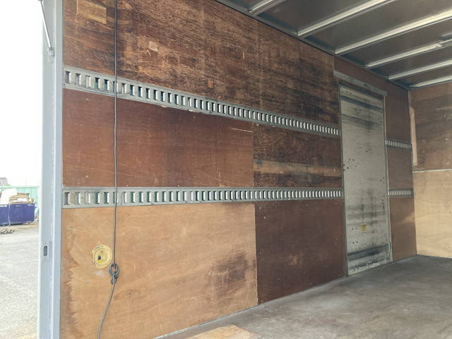 いすゞエルフパネルバン小型（2t・3t）[写真13]