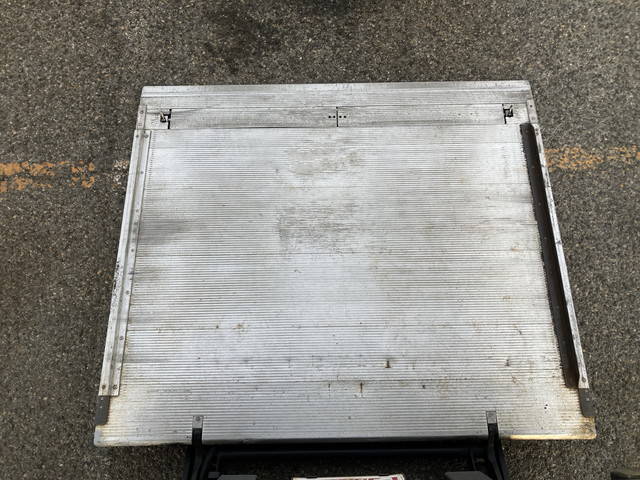 いすゞエルフパネルバン小型（2t・3t）[写真18]