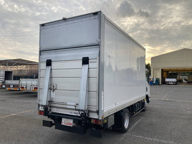 いすゞエルフパネルバン小型（2t・3t）[写真02]