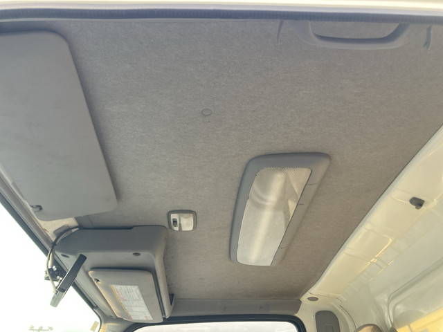 いすゞエルフパネルバン小型（2t・3t）[写真33]