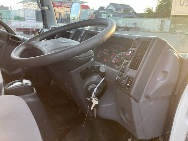 いすゞエルフパネルバン小型（2t・3t）[写真35]