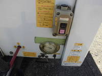 いすゞエルフバキュームカー小型（2t・3t）[写真14]